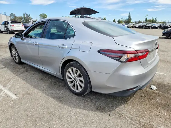 4T1C11AK4MU590455 2021 TOYOTA CAMRY - Image 2
