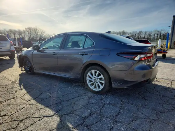 4T1C11AK4MU598457 2021 TOYOTA CAMRY - Image 2