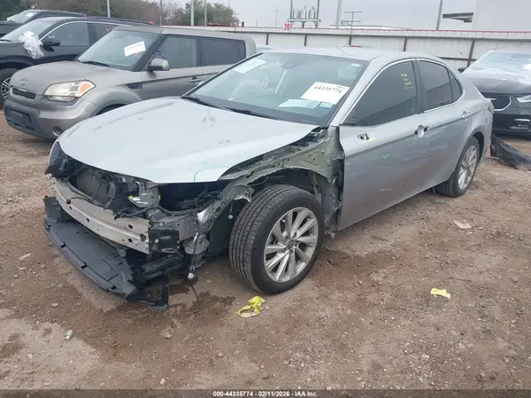 4T1C11AK4MU598507 2021 TOYOTA CAMRY - Image 2