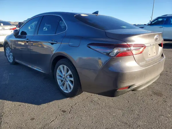 4T1C11AK4MU599348 2021 TOYOTA CAMRY - Image 2