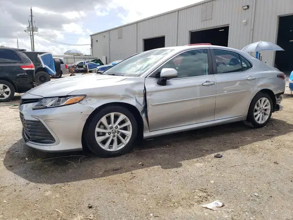 4T1C11AK4MU600420 2021 TOYOTA CAMRY - Image 1