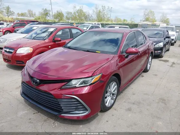 4T1C11AK4MU610493 2021 TOYOTA CAMRY - Image 2