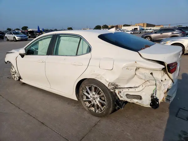 4T1C11AK4NU005746 2022 TOYOTA CAMRY - Image 2