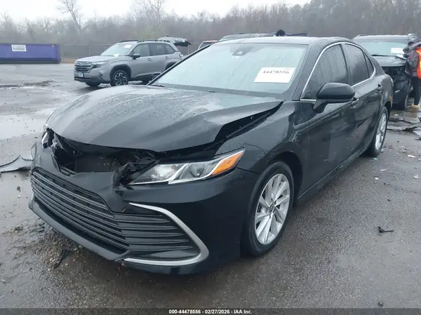 4T1C11AK4NU009070 2022 TOYOTA CAMRY - Image 2
