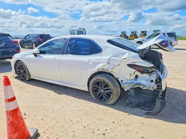 4T1C11AK4NU018433 2022 TOYOTA CAMRY - Image 2