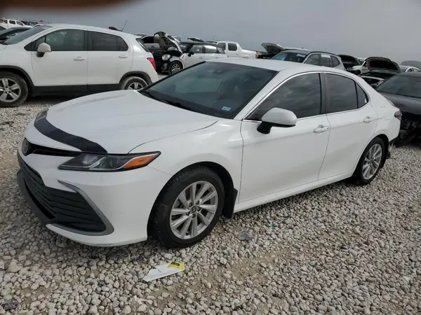 4T1C11AK4NU018884 2022 TOYOTA CAMRY - Image 1