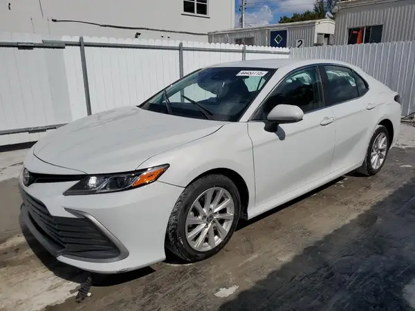 4T1C11AK4NU032431 2022 TOYOTA CAMRY - Image 1