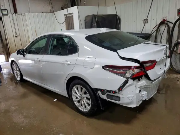 4T1C11AK4NU040920 2022 TOYOTA CAMRY - Image 2