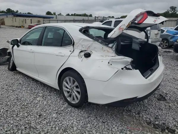 4T1C11AK4NU042828 2022 TOYOTA CAMRY - Image 2