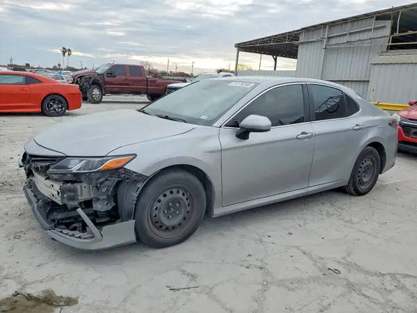 4T1C11AK4NU050914 2022 TOYOTA CAMRY - Image 1