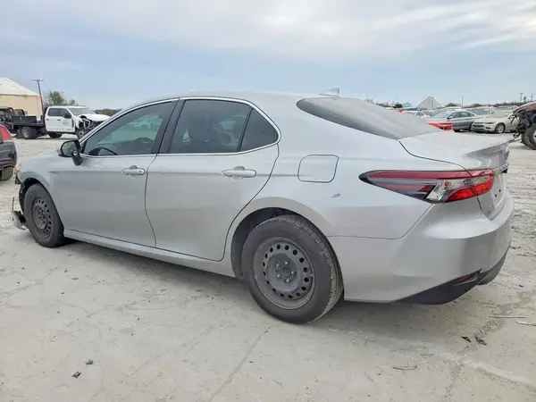4T1C11AK4NU050914 2022 TOYOTA CAMRY - Image 2