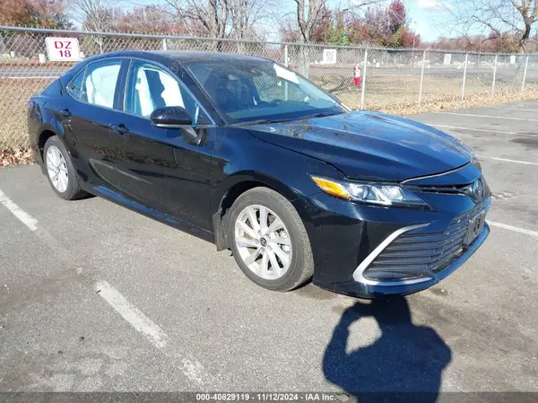4T1C11AK4NU052047 2022 TOYOTA CAMRY - Image 1