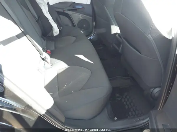 4T1C11AK4NU052047 2022 TOYOTA CAMRY - Image 8