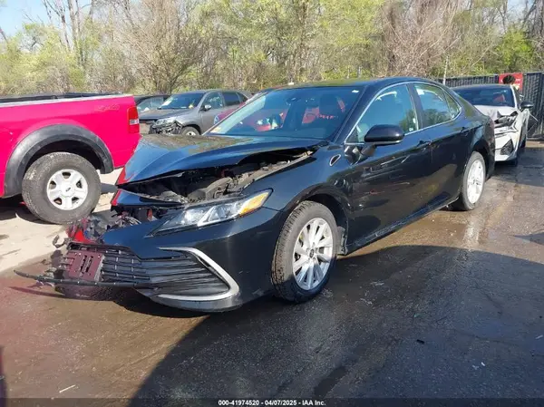 4T1C11AK4NU058267 2022 TOYOTA CAMRY - Image 2
