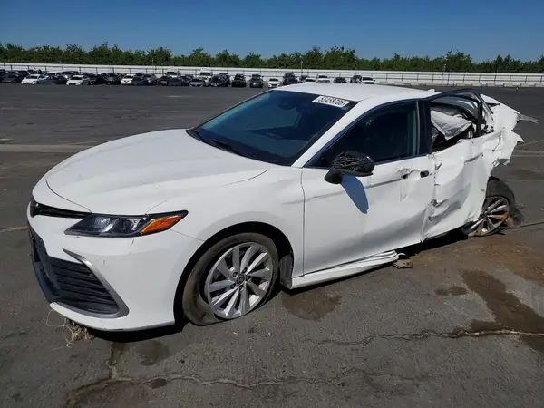 4T1C11AK4NU064652 2022 TOYOTA CAMRY - Image 1