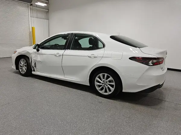 4T1C11AK4NU499705 2022 TOYOTA CAMRY - Image 2