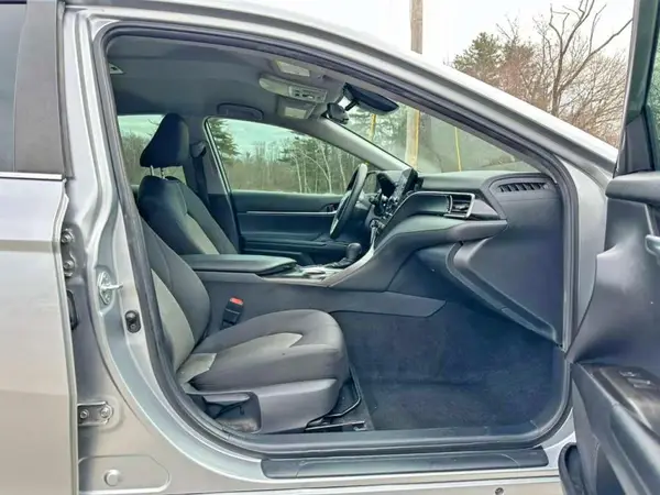 4T1C11AK4NU621947 2022 TOYOTA CAMRY - Image 8