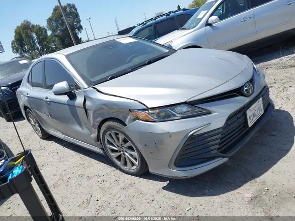 4T1C11AK4NU624217 2022 TOYOTA CAMRY - Image 1