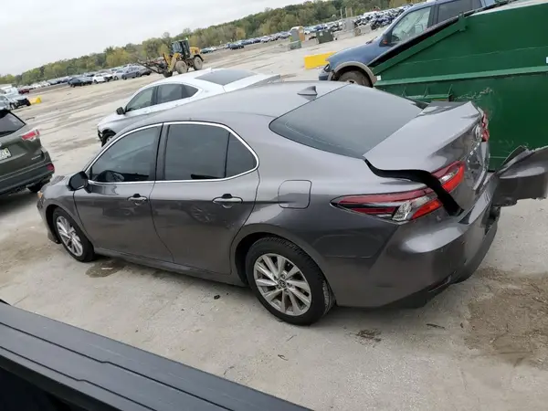 4T1C11AK4NU631006 2022 TOYOTA CAMRY - Image 2