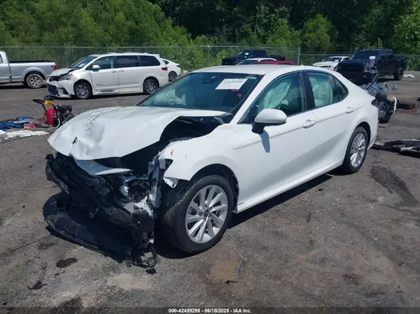 4T1C11AK4NU633161 2022 TOYOTA CAMRY - Image 2