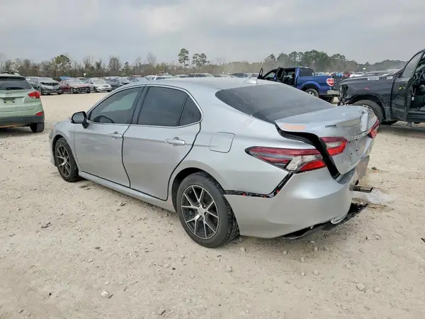 4T1C11AK4NU636402 2022 TOYOTA CAMRY - Image 2
