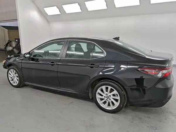 4T1C11AK4NU637338 2022 TOYOTA CAMRY - Image 2
