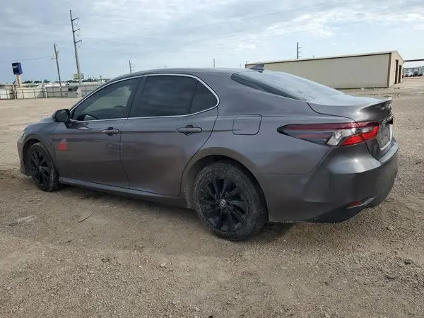 4T1C11AK4NU638201 2022 TOYOTA CAMRY - Image 2