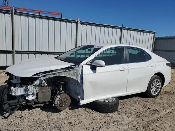 4T1C11AK4NU639378 2022 TOYOTA CAMRY - Image 1