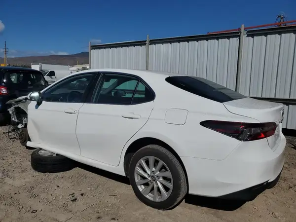 4T1C11AK4NU639378 2022 TOYOTA CAMRY - Image 2