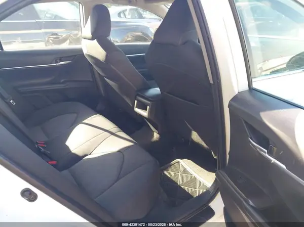 4T1C11AK4NU646783 2022 TOYOTA CAMRY - Image 8