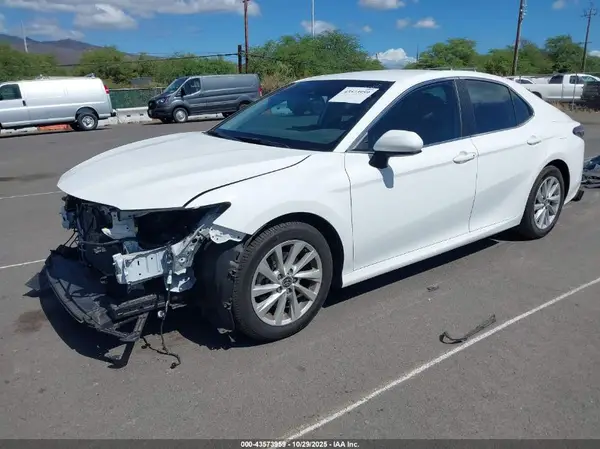4T1C11AK4NU648159 2022 TOYOTA CAMRY - Image 2