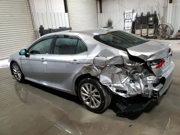 4T1C11AK4NU655449 2022 TOYOTA CAMRY - Image 2