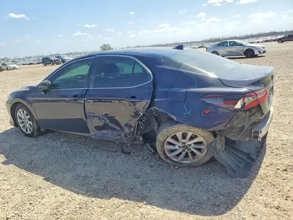 4T1C11AK4NU657380 2022 TOYOTA CAMRY - Image 2