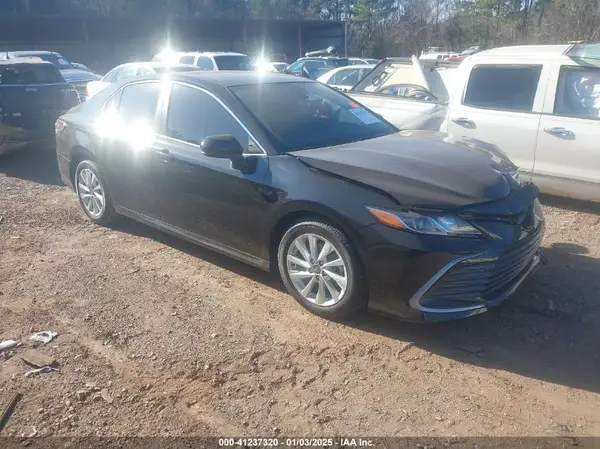 4T1C11AK4NU658898 2022 TOYOTA CAMRY - Image 1