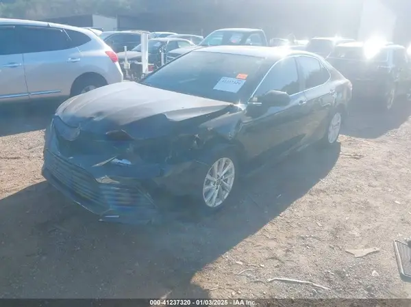 4T1C11AK4NU658898 2022 TOYOTA CAMRY - Image 2