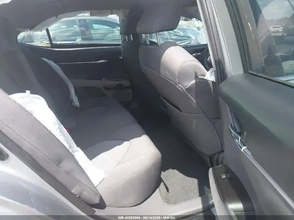 4T1C11AK4NU660053 2022 TOYOTA CAMRY - Image 8