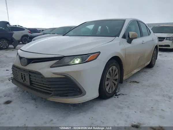 4T1C11AK4NU660361 2022 TOYOTA CAMRY - Image 2