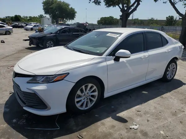 4T1C11AK4NU660831 2022 TOYOTA CAMRY - Image 1