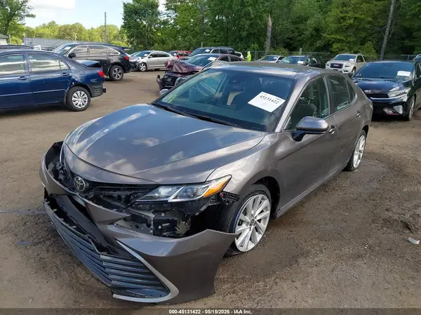 4T1C11AK4NU662210 2022 TOYOTA CAMRY - Image 2