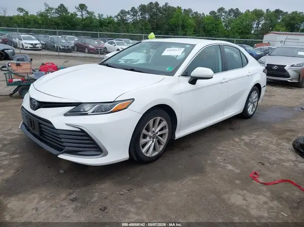 4T1C11AK4NU665558 2022 TOYOTA CAMRY - Image 2