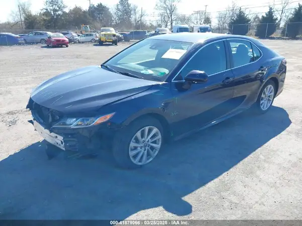 4T1C11AK4NU665771 2022 TOYOTA CAMRY - Image 2