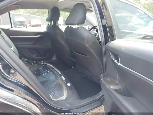 4T1C11AK4NU667827 2022 TOYOTA CAMRY - Image 8