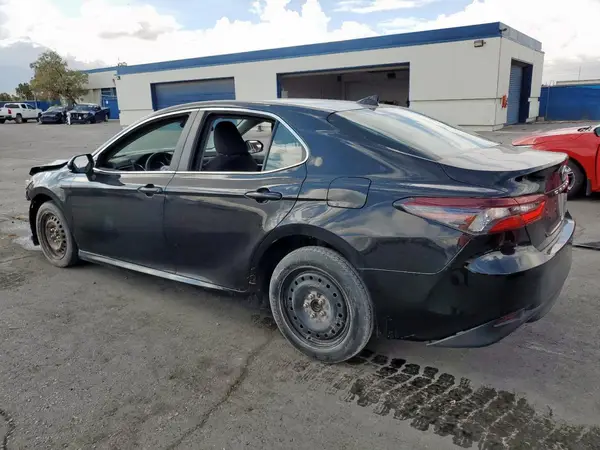 4T1C11AK4NU668055 2022 TOYOTA CAMRY - Image 2