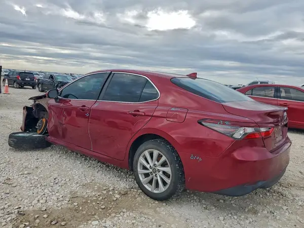 4T1C11AK4NU678066 2022 TOYOTA CAMRY - Image 2