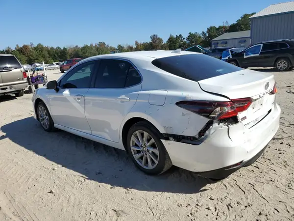 4T1C11AK4NU678407 2022 TOYOTA CAMRY - Image 2