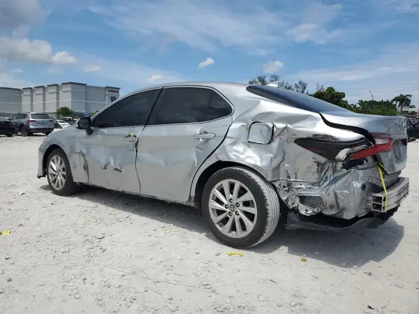 4T1C11AK4NU680075 2022 TOYOTA CAMRY - Image 2