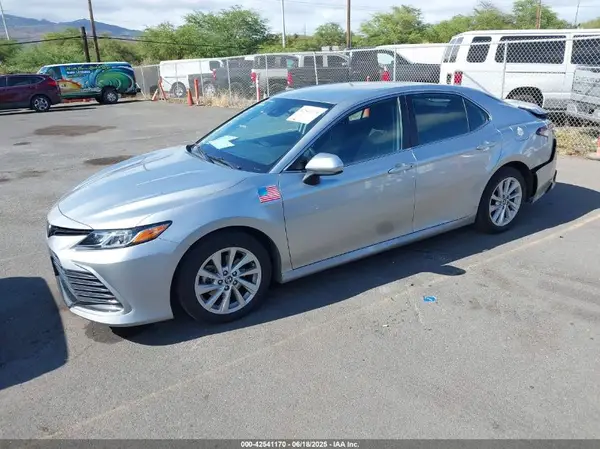 4T1C11AK4NU681016 2022 TOYOTA CAMRY - Image 2