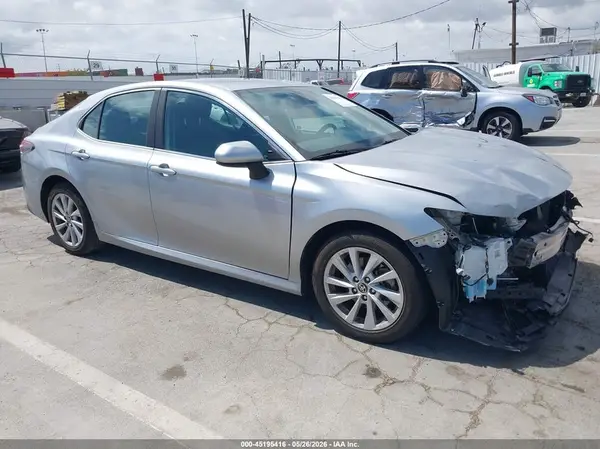 4T1C11AK4NU682053 2022 TOYOTA CAMRY - Image 1