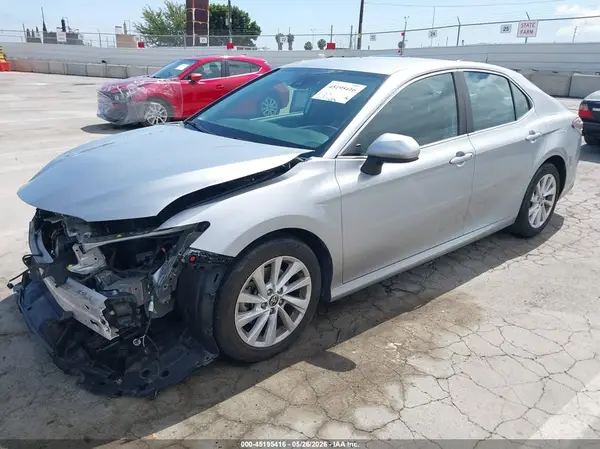 4T1C11AK4NU682053 2022 TOYOTA CAMRY - Image 2