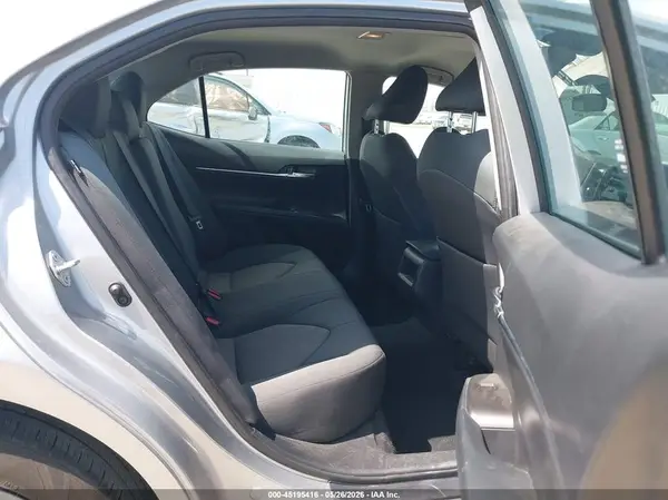 4T1C11AK4NU682053 2022 TOYOTA CAMRY - Image 8